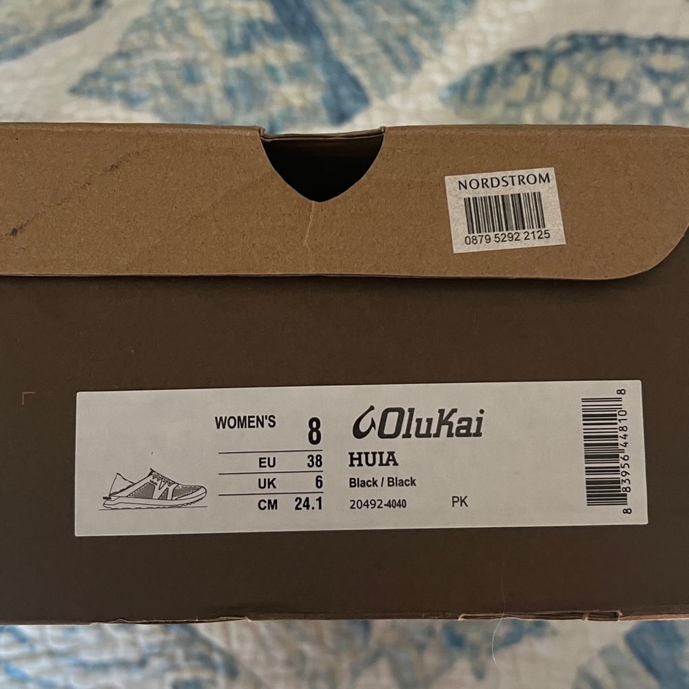 OluKai Hula Black and White Athletic Shoes / Sneakers Size 8 Excellent condition - Picture 8 of 10